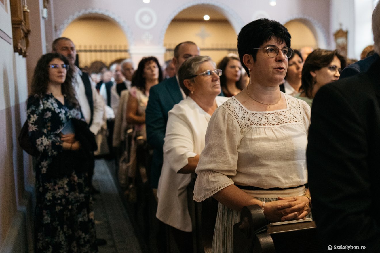 &bullet;  Fotó: Olti Angyalka