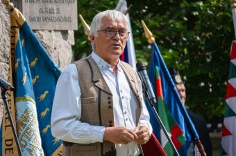 Harangszó Trianonért, fehér galambok a jövőért Csíksomlyón