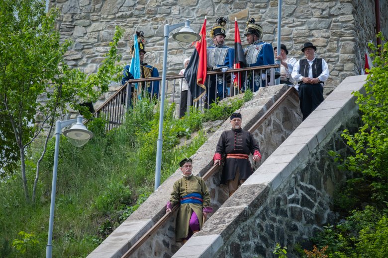 A magyargyűlölő Tanasának nagyon fáj, hogy a román állam pénzén újították fel a gyimesbükki Rákóczi-várat