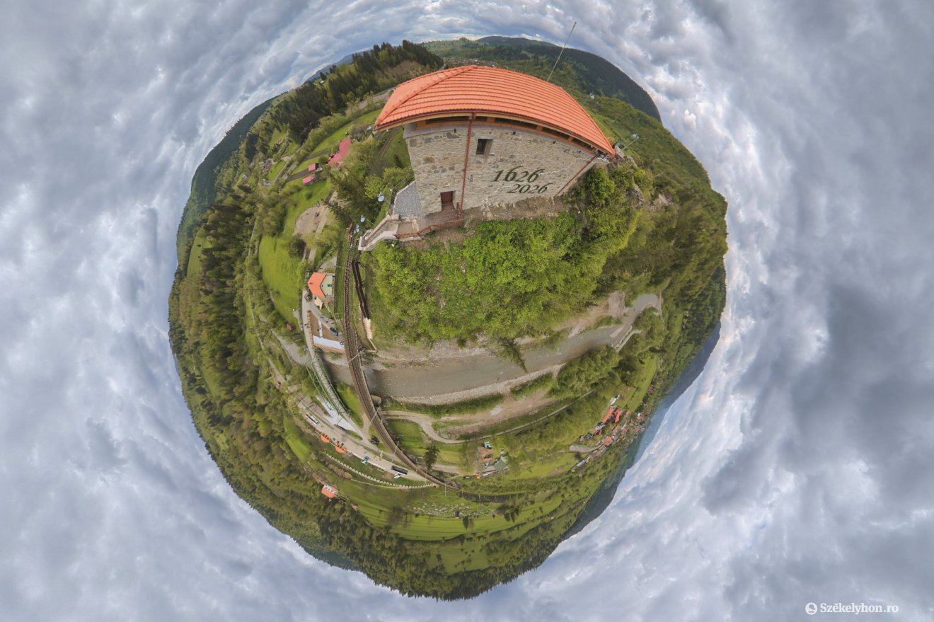A Rákóczi-vár madártávlatból &bullet;  Fotó: Pinti Attila