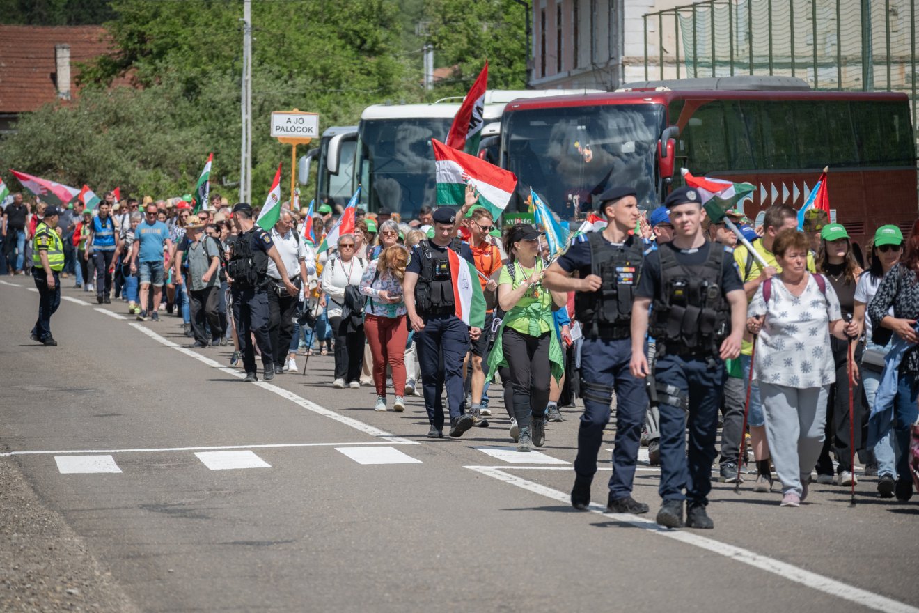  Varga Miklós éneke és Lupus atya üzenete szólt a zarándokokhoz Gyimesbükkben