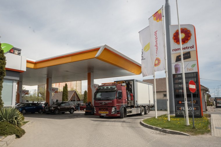 Rompetrol a sorban álló tartálykocsikról: az átlagosnál nagyobbak az üzemanyagkészleteink