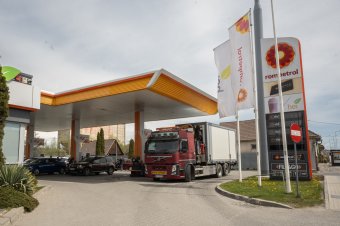 Rompetrol a sorban álló tartálykocsikról: az átlagosnál nagyobbak az üzemanyagkészleteink