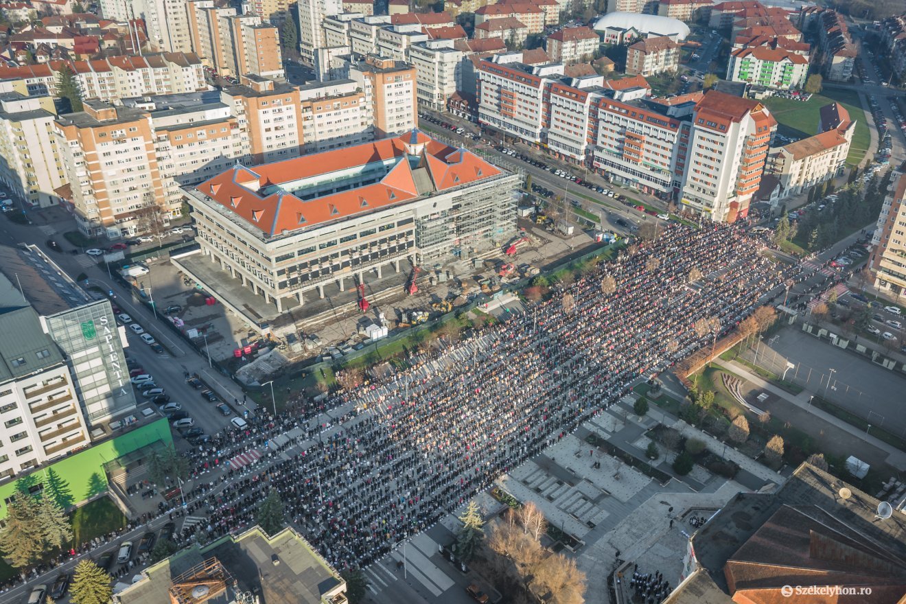 &bullet;  Fotó: Pinti Attila