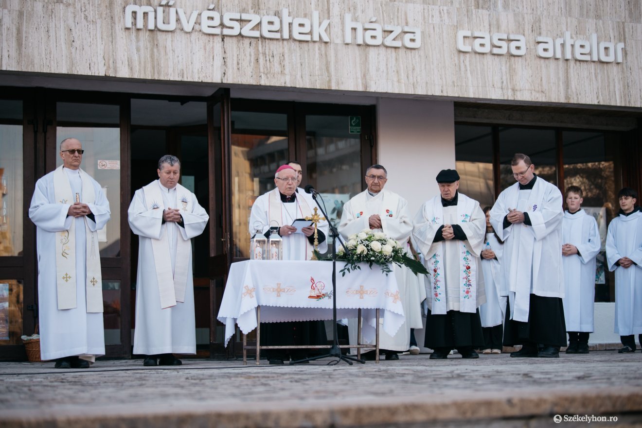 &bullet;  Fotó: Olti Angyalka