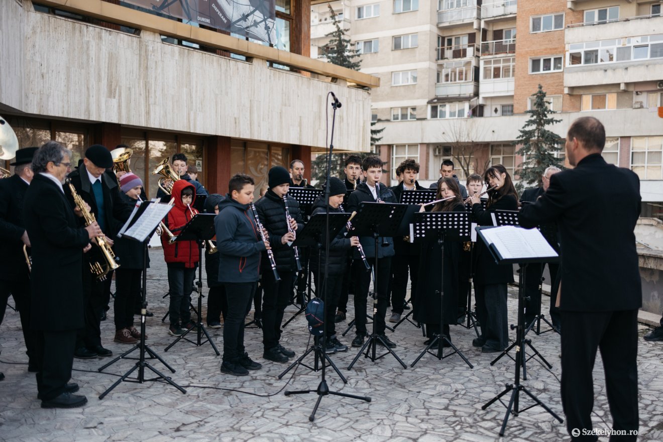 &bullet;  Fotó: Olti Angyalka