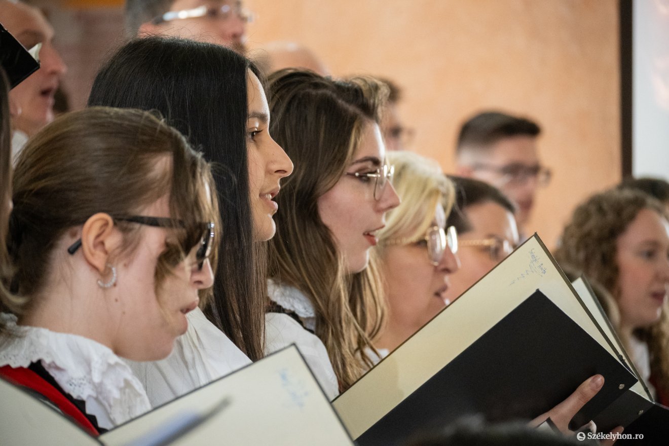 &bullet;  Fotó: Borbély Fanni