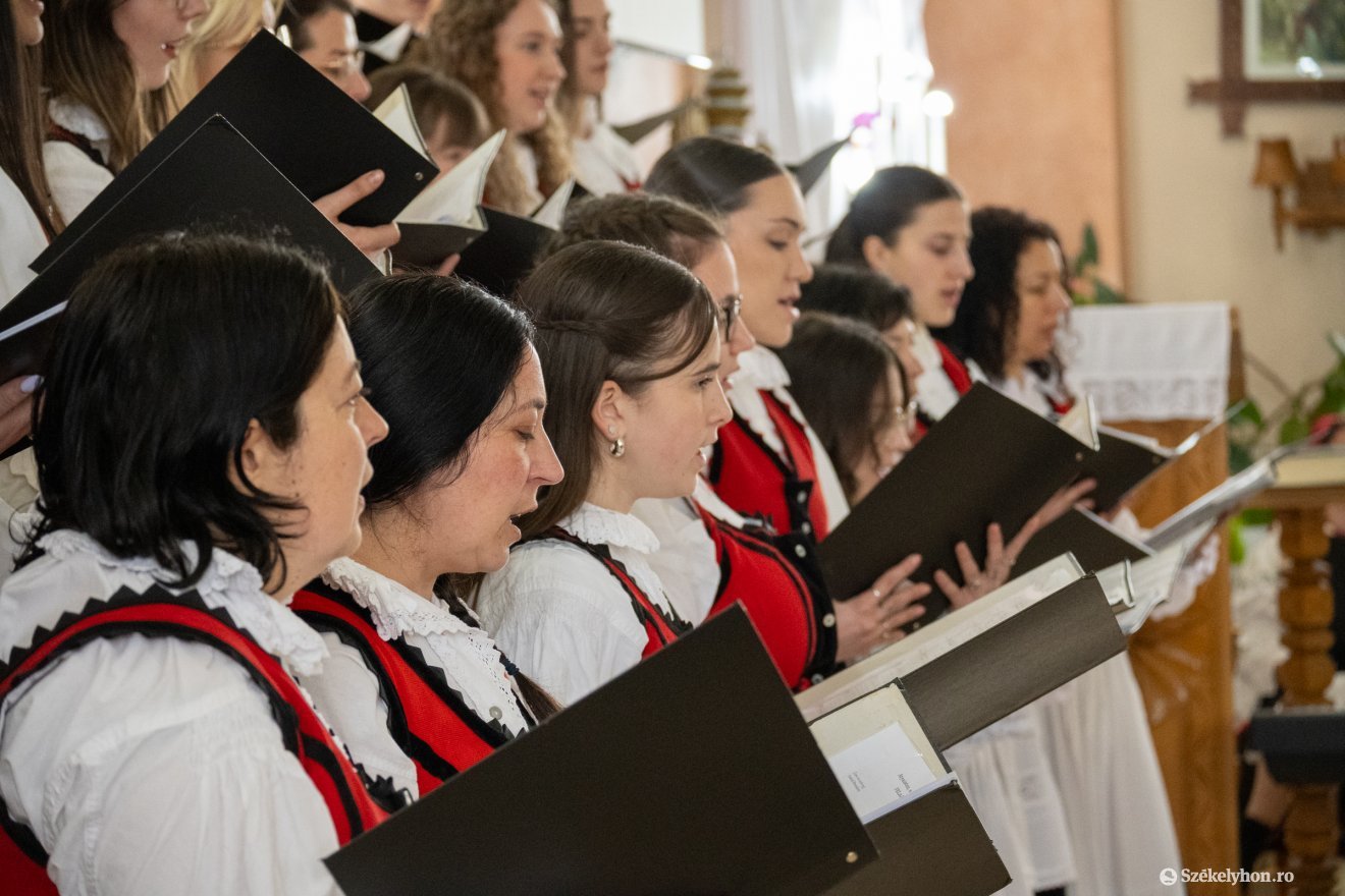 &bullet;  Fotó: Borbély Fanni