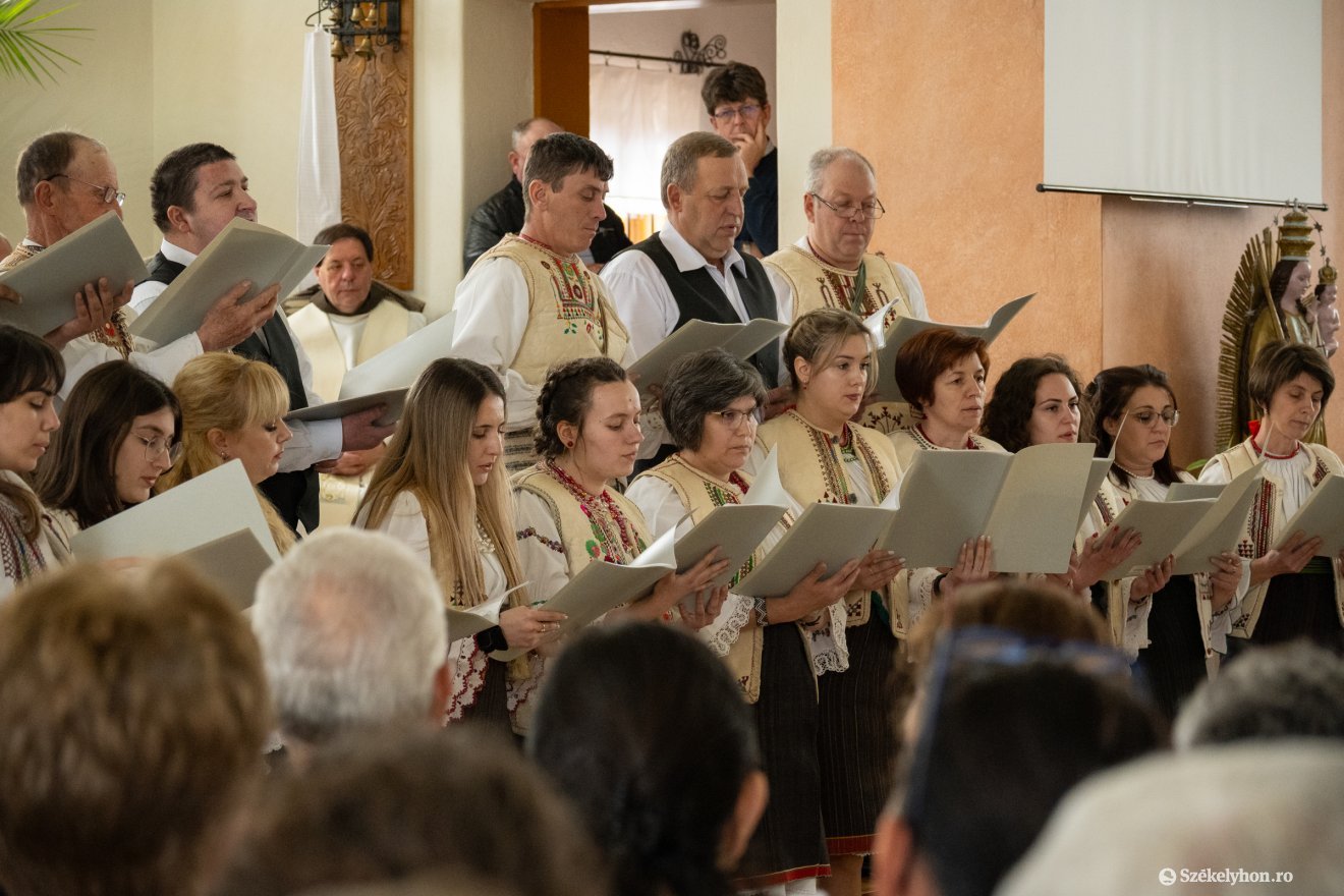 &bullet;  Fotó: Borbély Fanni