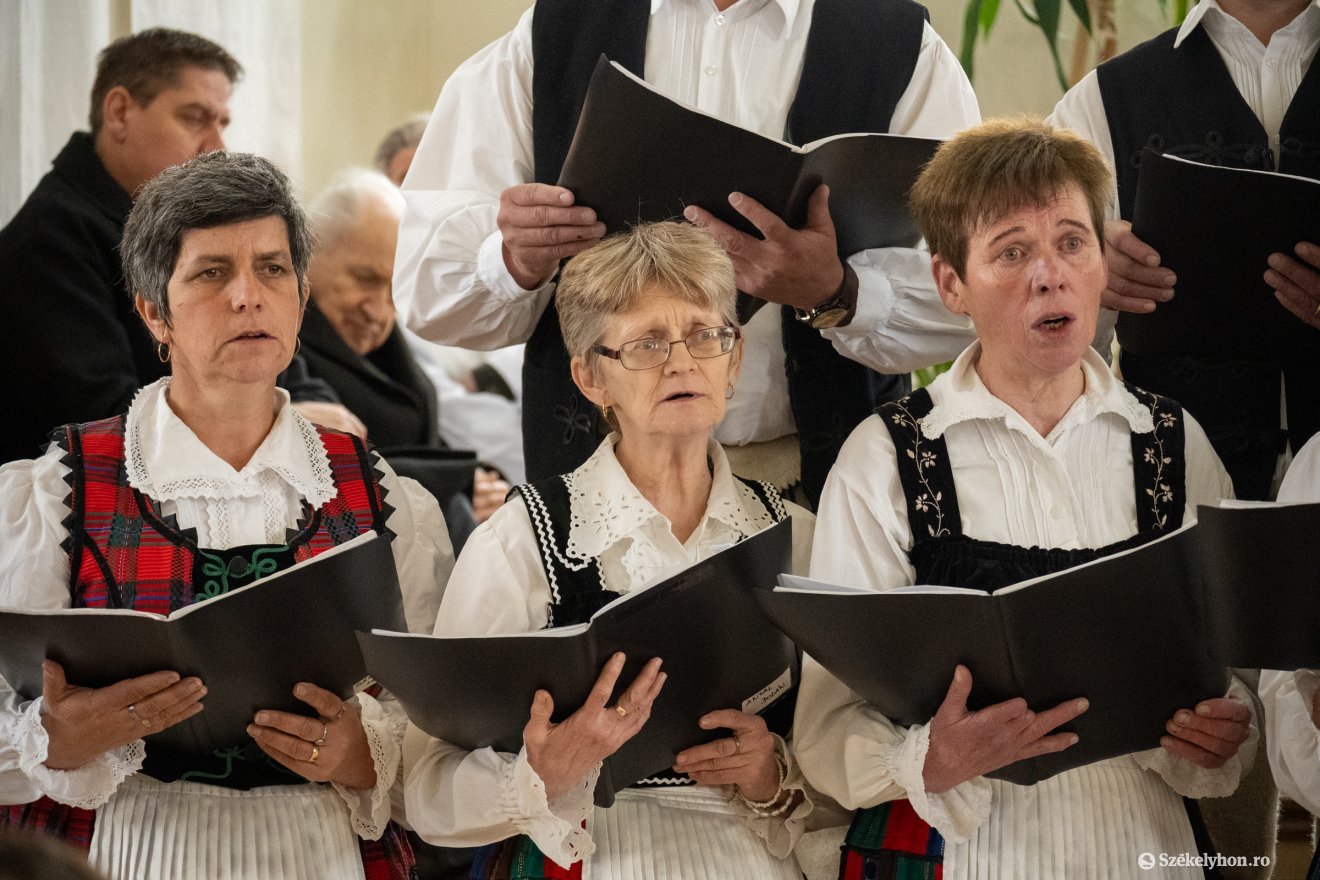 &bullet;  Fotó: Borbély Fanni