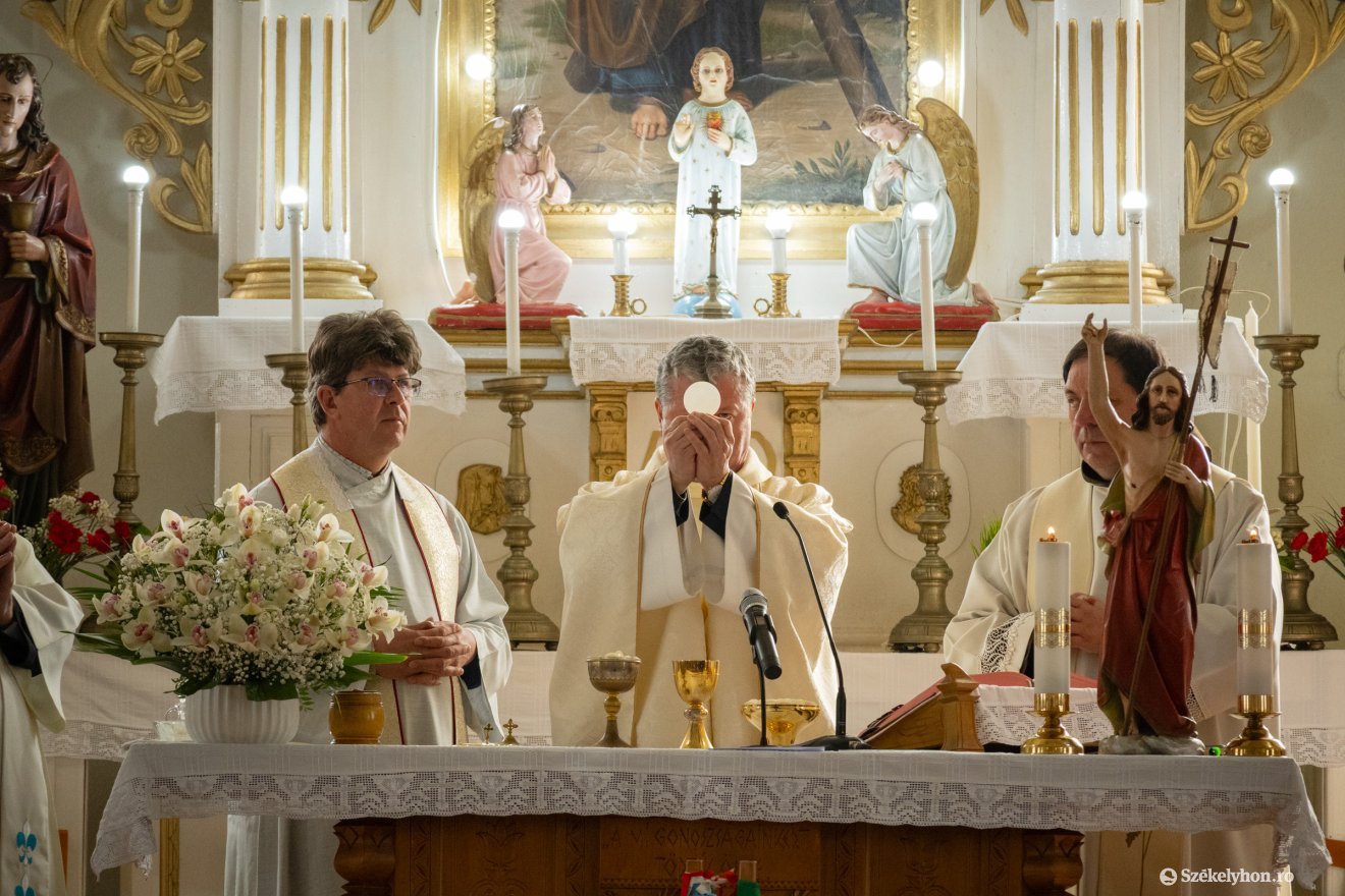 &bullet;  Fotó: Borbély Fanni