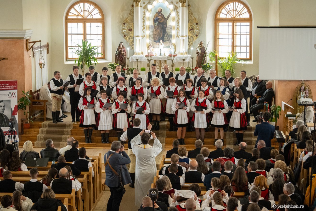 &bullet;  Fotó: Borbély Fanni