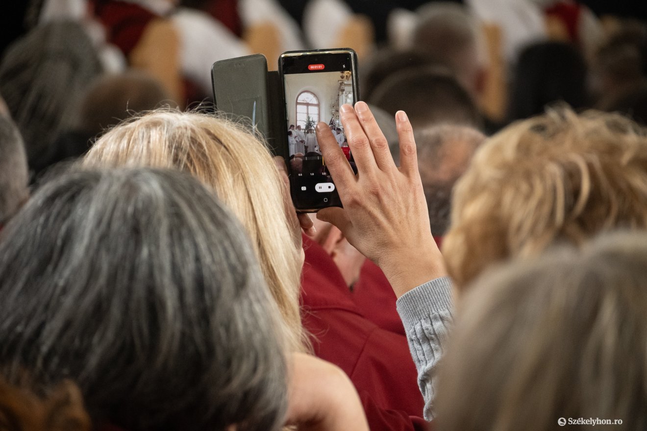 &bullet;  Fotó: Borbély Fanni