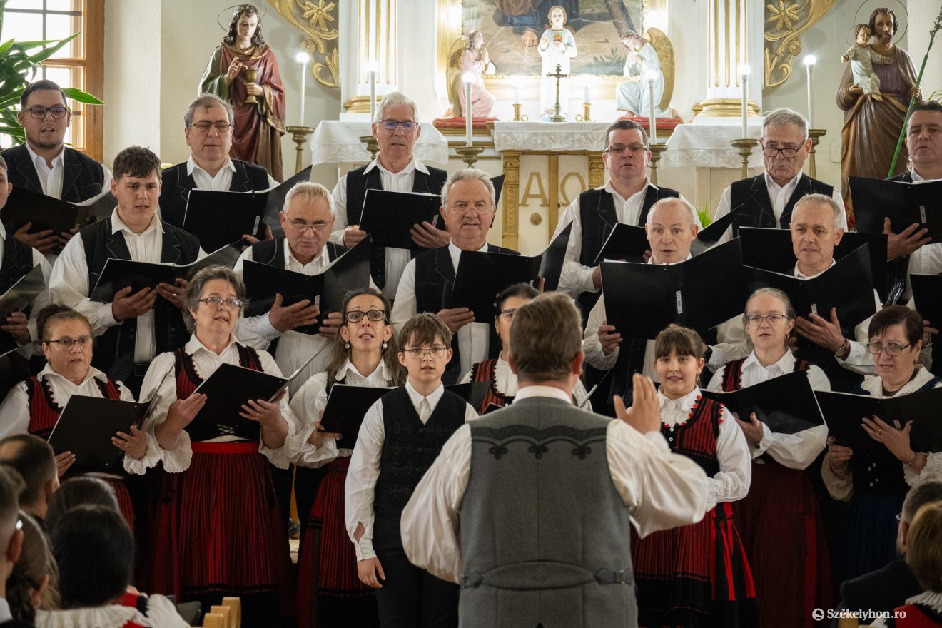 &bullet;  Fotó: Borbély Fanni