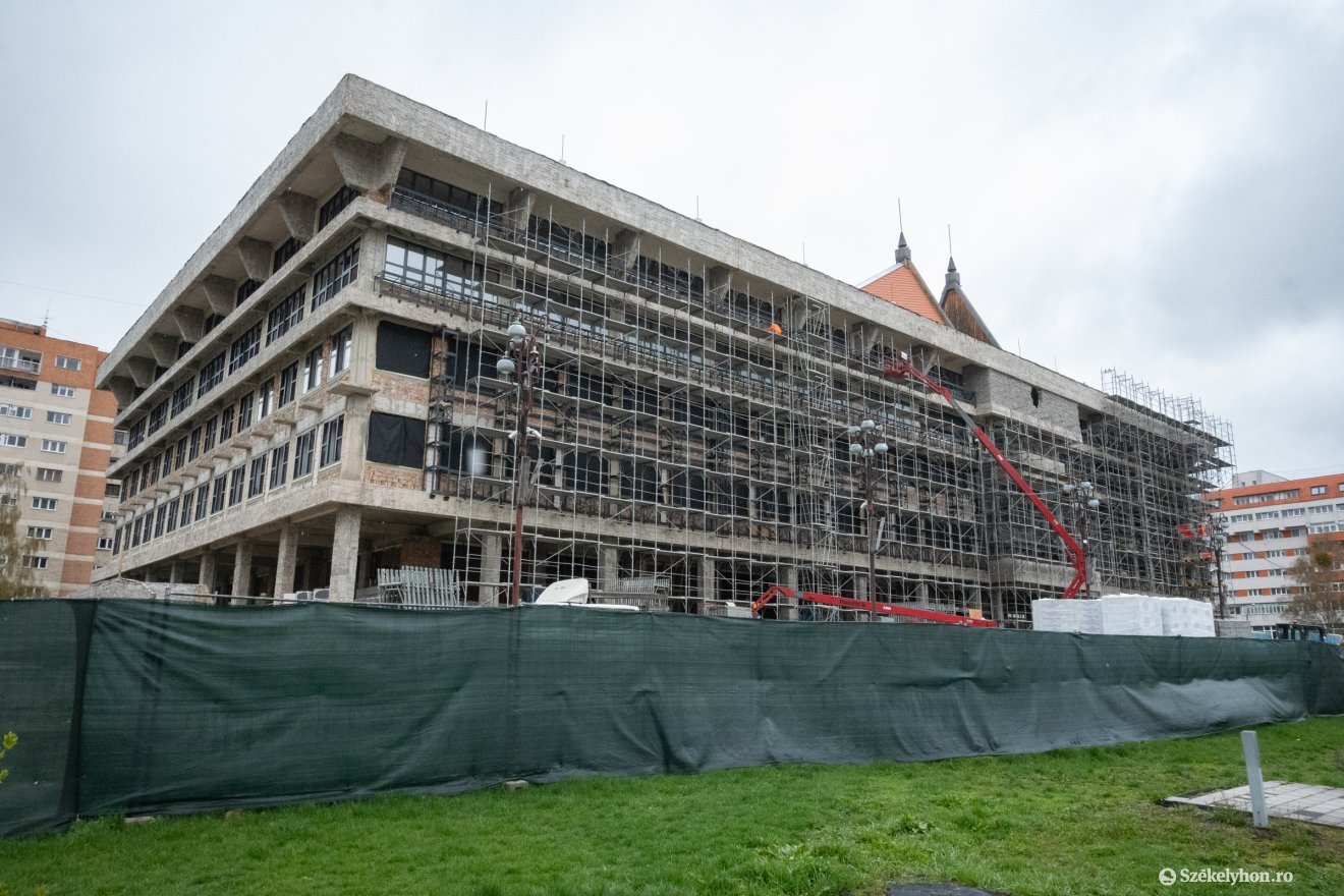 &bullet;  Fotó: Borbély Fanni