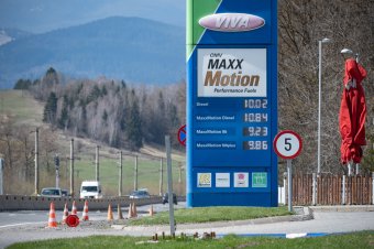 Szenátusi elnök: a kormány mindent megtett, hogy megvédje a lakosságot az üzemanyagárak emelkedésétől