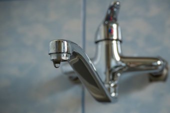 Csőtörés miatt vízszünet van Kézdivásárhely több utcájában