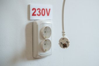 Fogyasztók százai maradtak villanyáram nélkül az erős szél miatt