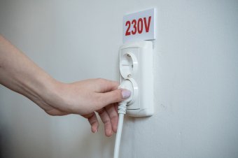 Több mint 718 ezer kiszolgáltatott fogyasztó kapta meg augusztusban a villanyszámla-támogatást