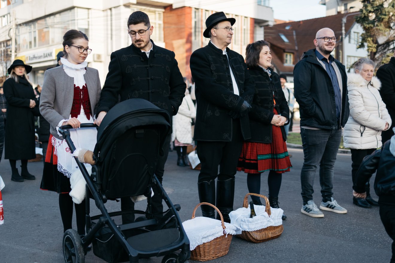 „Az ember sosem felejti el, hogy az ennivalója is Isten ajándéka” – ilyen volt a szabadtéri ételszentelés Csíkszeredában