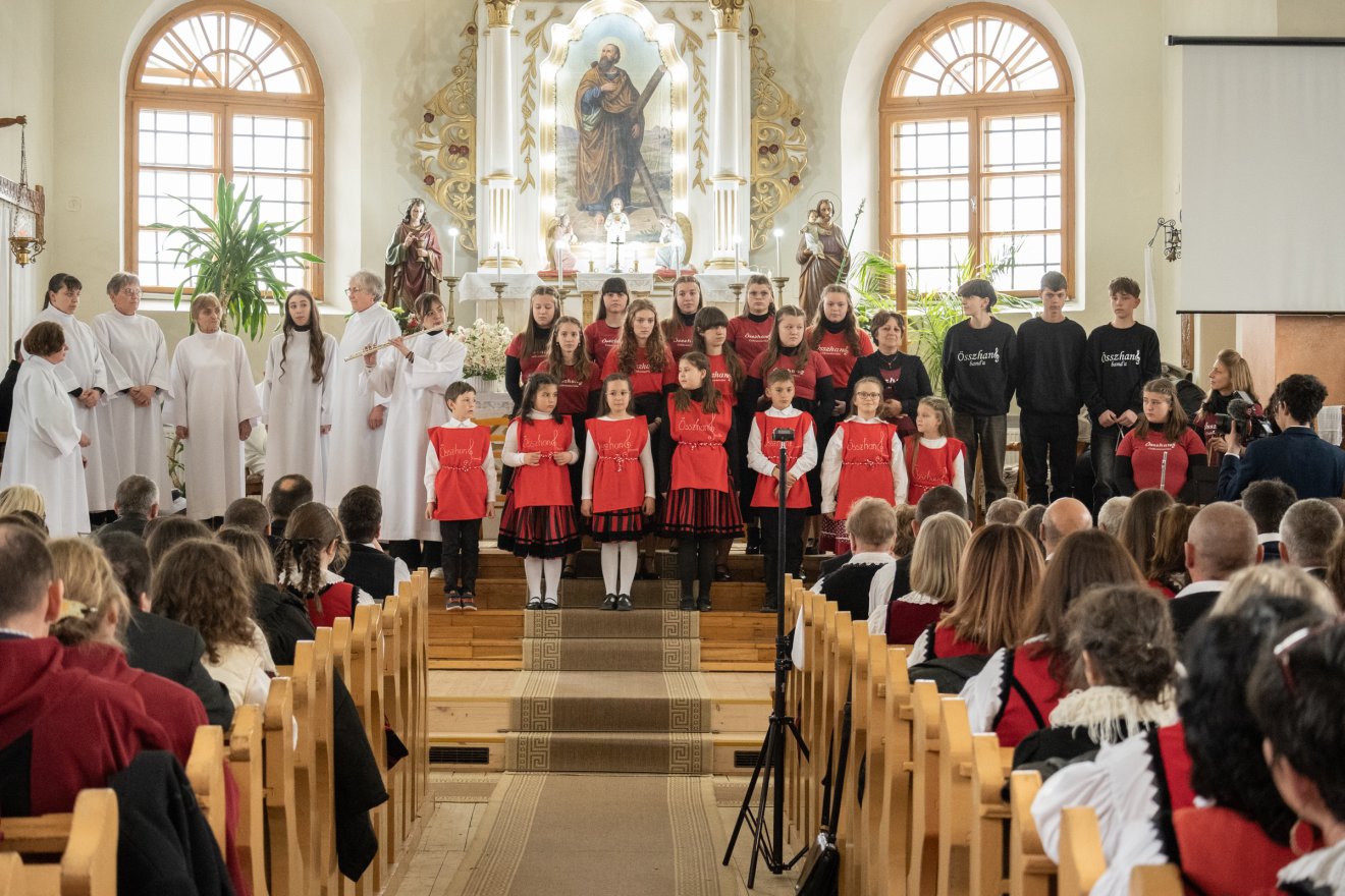 Felcsíki Egyházi Kórustalálkozó Gyimesfelsőlokon: több mint hatszázan énekeltek együtt