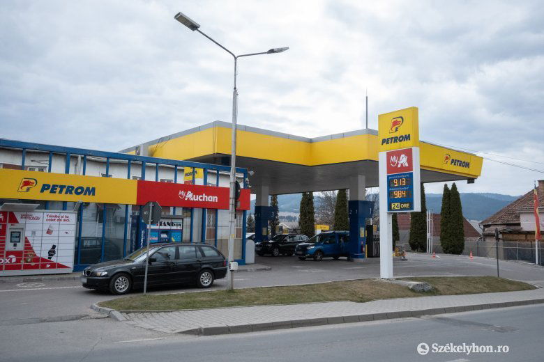 Történelmi nap a benzinkutaknál