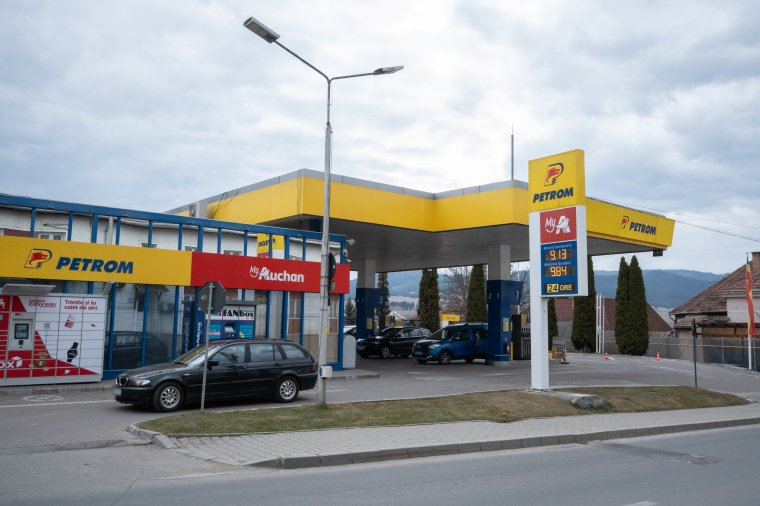 Történelmi nap a benzinkutaknál