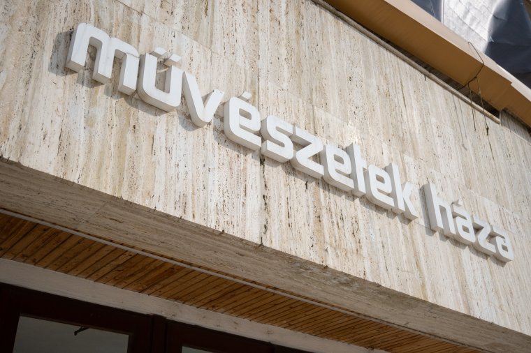 Emlékezés és megújulás - több mint 90 táncossal