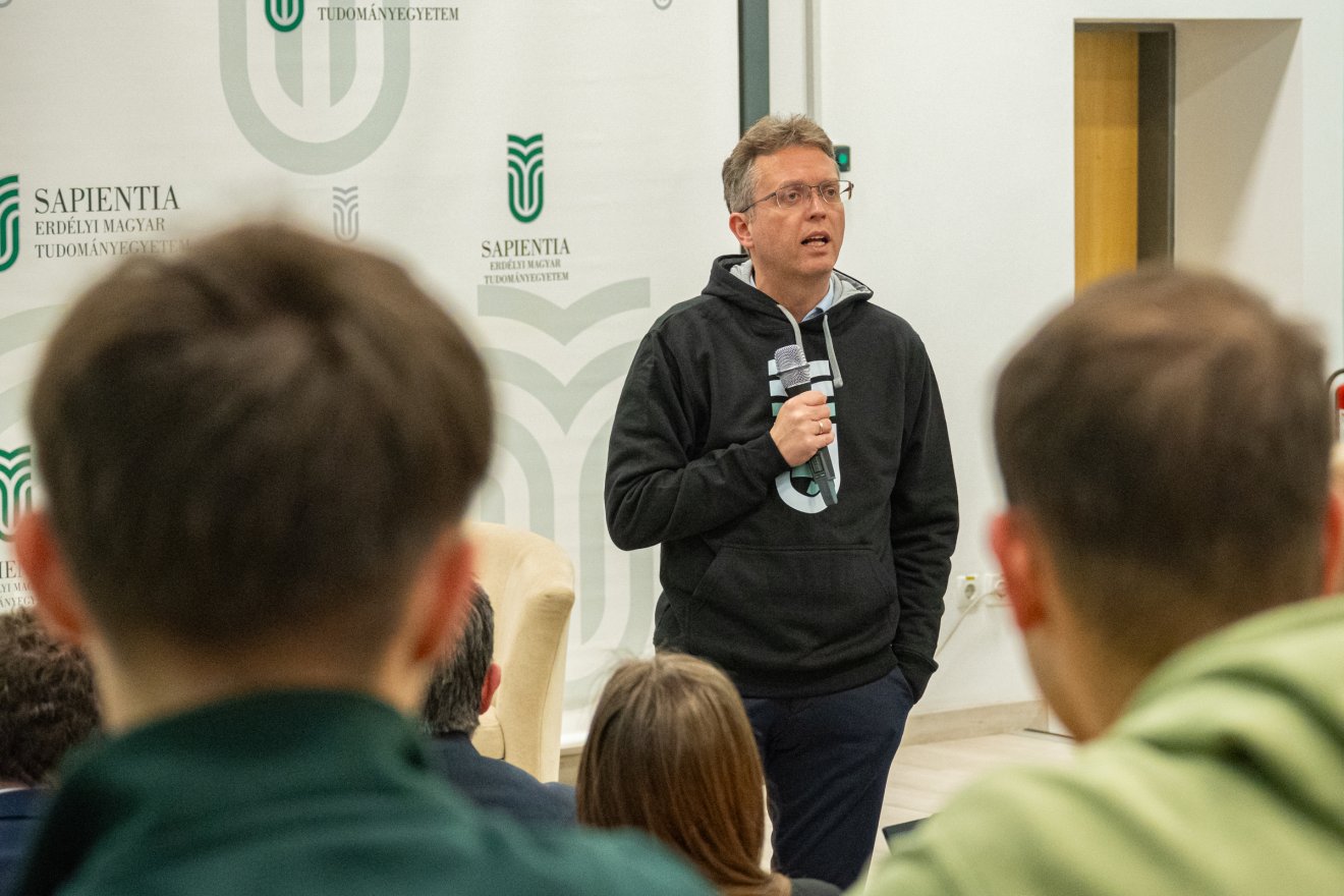 &bullet;  Fotó: Borbély Fanni