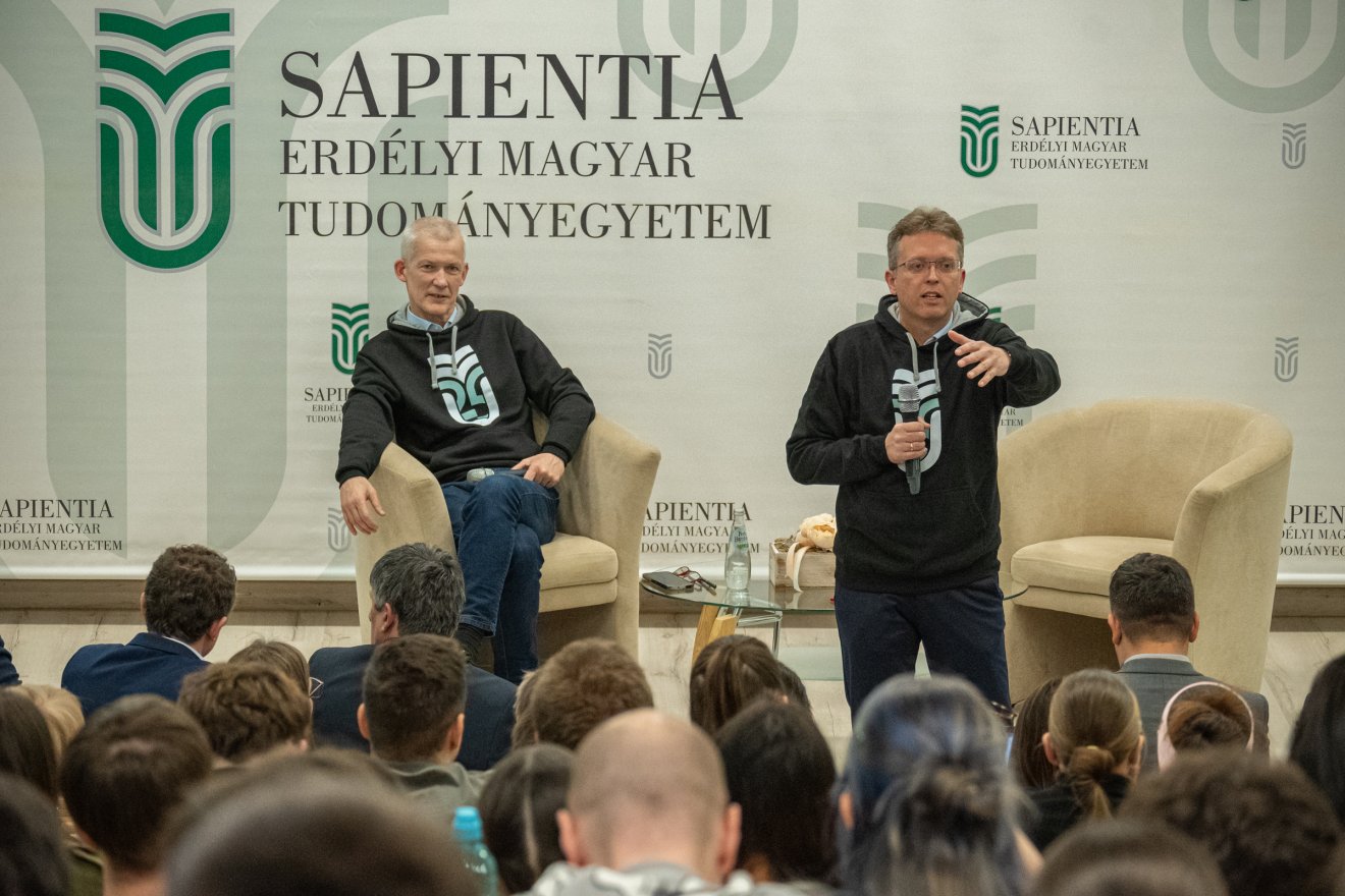 Hankó Balázs kultúráért és innovációért felelős minisztert kérdezhették a Sapientia EMTE hallgatói &bullet;  Fotó: Borbély Fanni