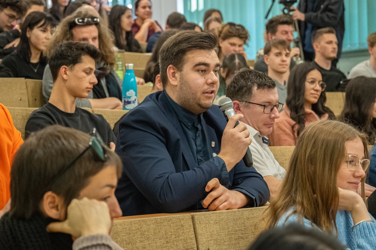 &bullet;  Fotó: Borbély Fanni