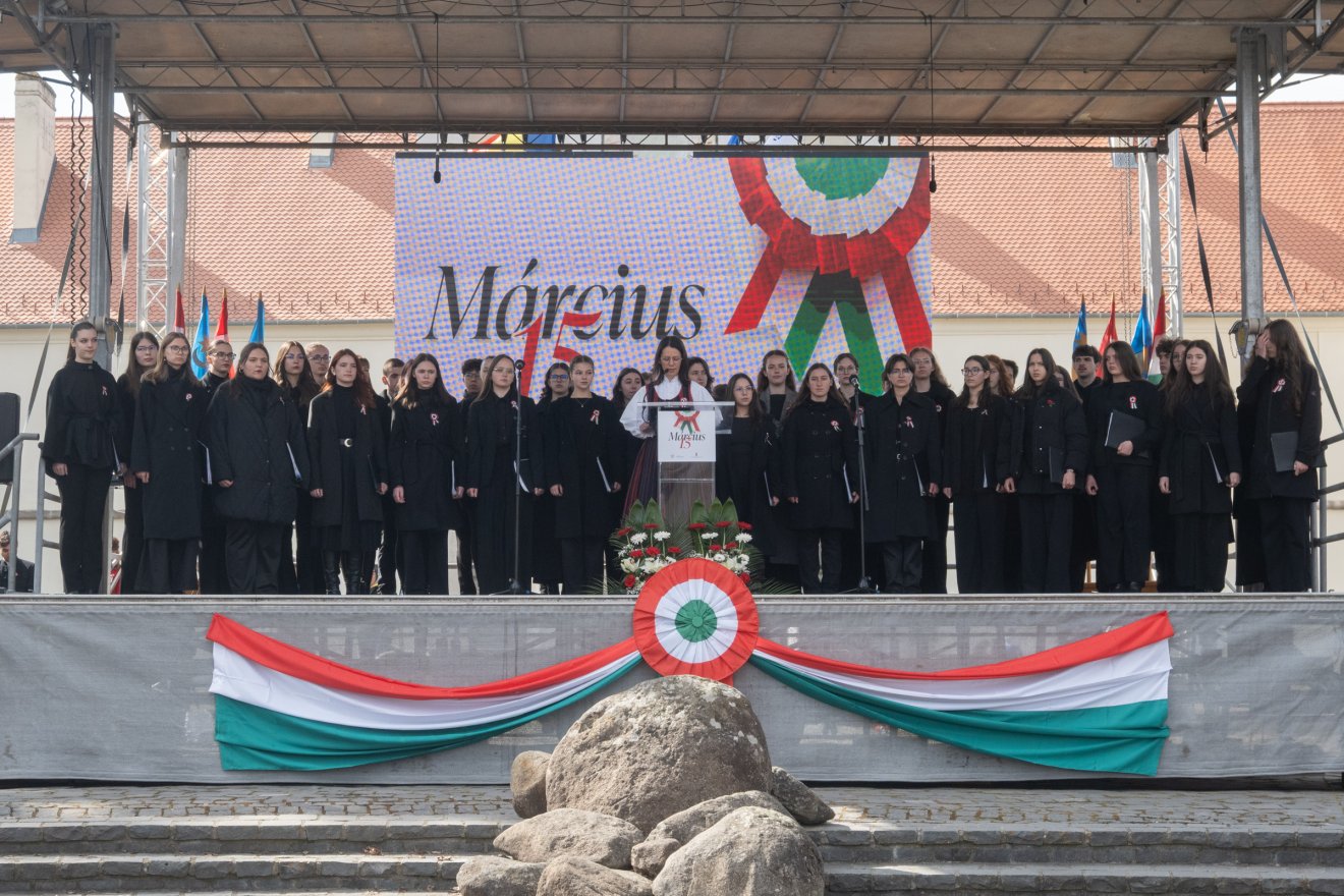 &bullet;  Fotó: Borbély Fanni