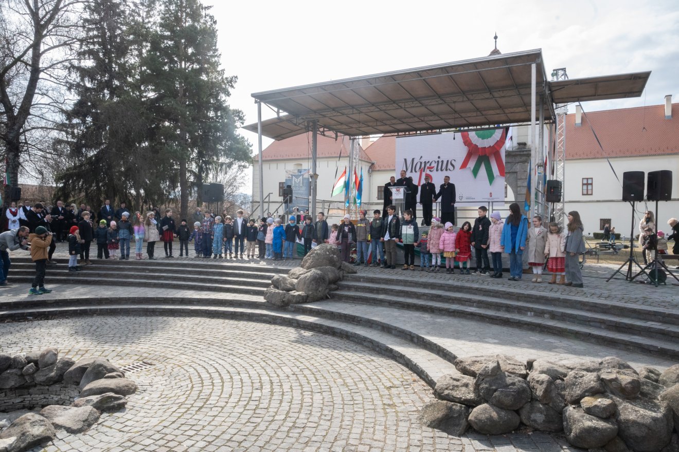 &bullet;  Fotó: Borbély Fanni