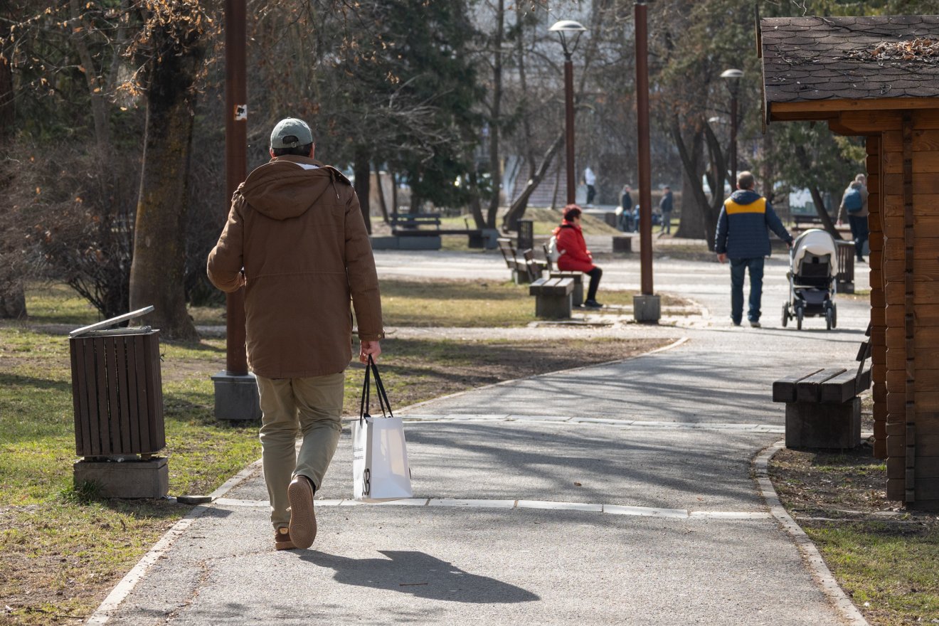 Kelleni fog a nagykabát az előttünk álló két hétben is. Képünk illusztráció &bullet;  Fotó: Borbély Fanni
