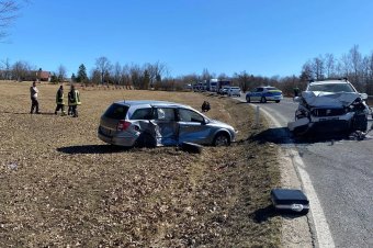 Két autó ütközött össze Kirulyfürdő közelében
