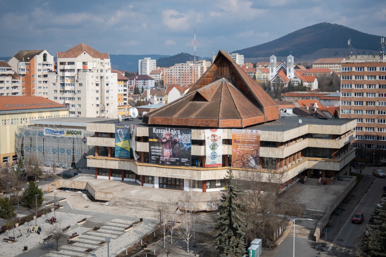 Nemzetközi ötletterv-versenyt hirdetnek a csíkszeredai Művészetek Házának felújítására