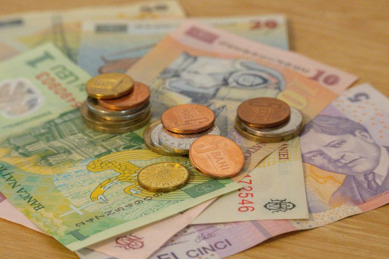 Üzemanyagárak és élelmiszerárak: újabb intézkedésekről tárgyaltak