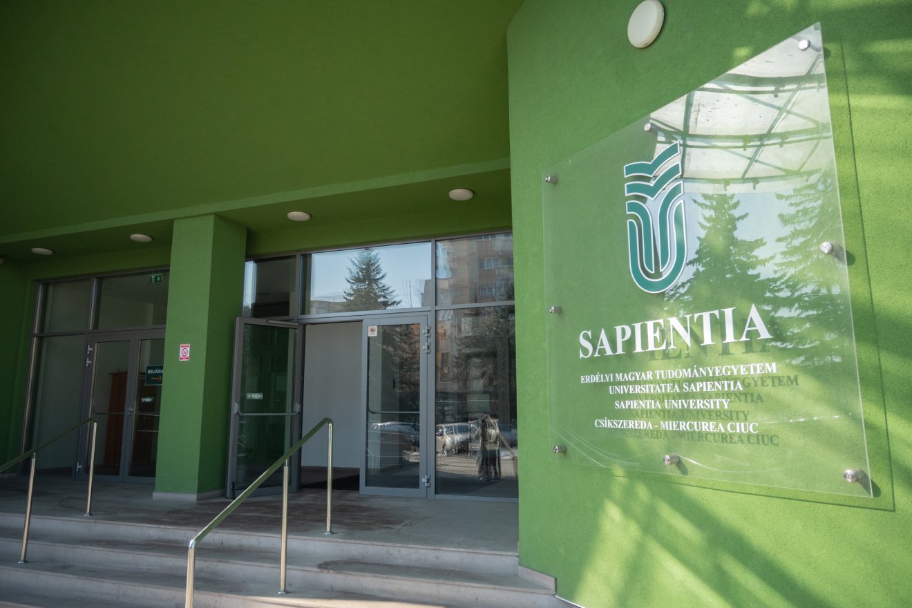 A Sapientia EMTE Csíkszeredai Kara lesz a jelenléti szavazás helyszíne azoknak a választópolgároknak, akik magyarországi lakcímmel rendelkeznek &bullet;  Fotó: Borbély Fanni