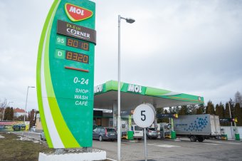 Már a benzin is 8 lej fölött Csíkszeredában