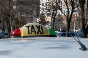 Egy lejjel szeretnék megemelni a taxis díjakat Székelyudvarhelyen