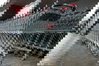 „Hatékonyak” a megszorító intézkedések, nagyot csökkent a kiskereskedelmi forgalom januárban