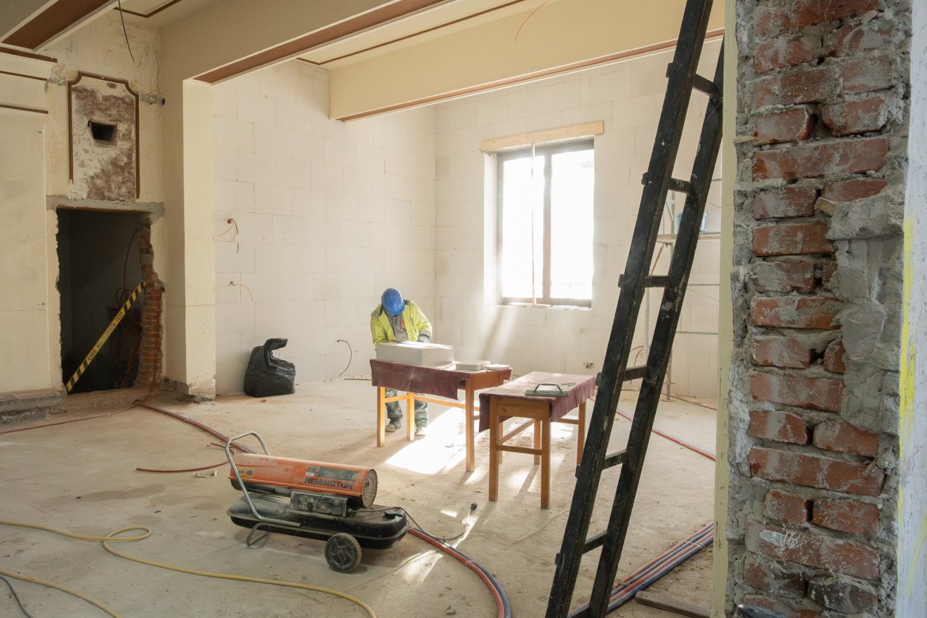 A csíkszeredai művelődési ház felújítási munkálatait nyárig be kell fejezni