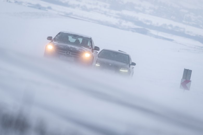 Jelentős mennyiségű csapadék érkezik, a hegyekben hóviharok is lehetnek