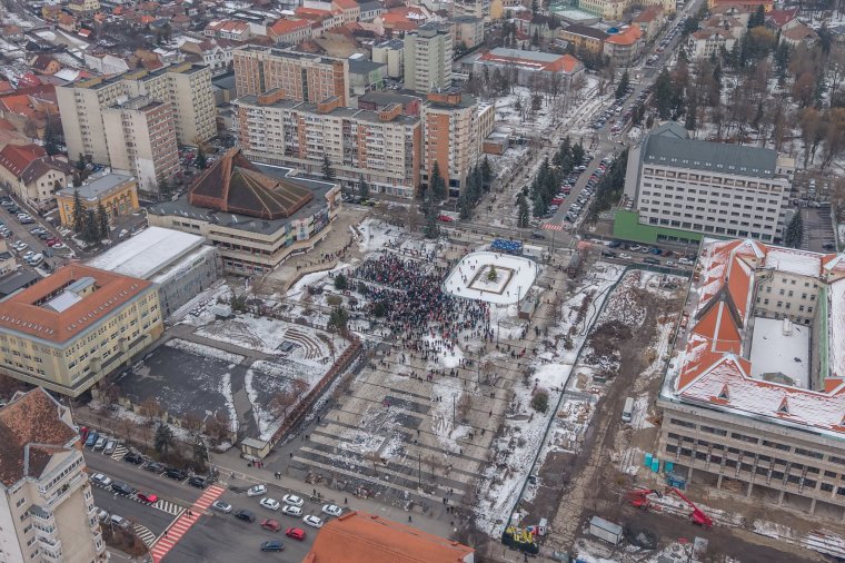 Ezúttal már bejelentett tüntetésen vonultak utcára Csíkszeredában az adóemelés ellen