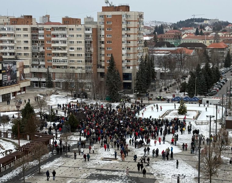 Ezúttal már bejelentett tüntetésen vonultak utcára Csíkszeredában az adóemelés ellen