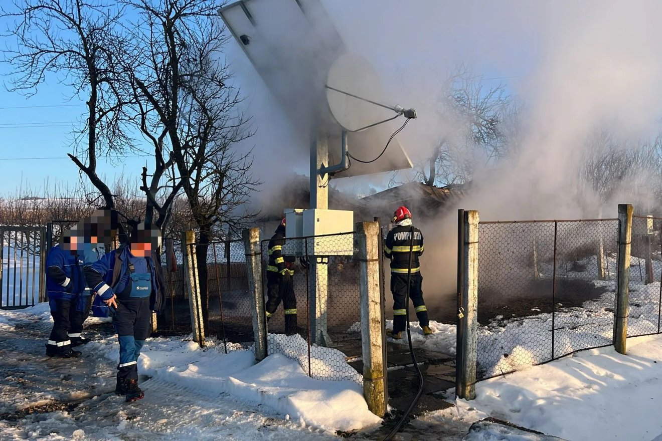Szakemberek szerint technikai meghibásodás következtében mechanikai szikra keletkezhetett, ami robbanást, majd tüzet okozott &bullet;  Fotó: Maros megyei tűzoltóság
