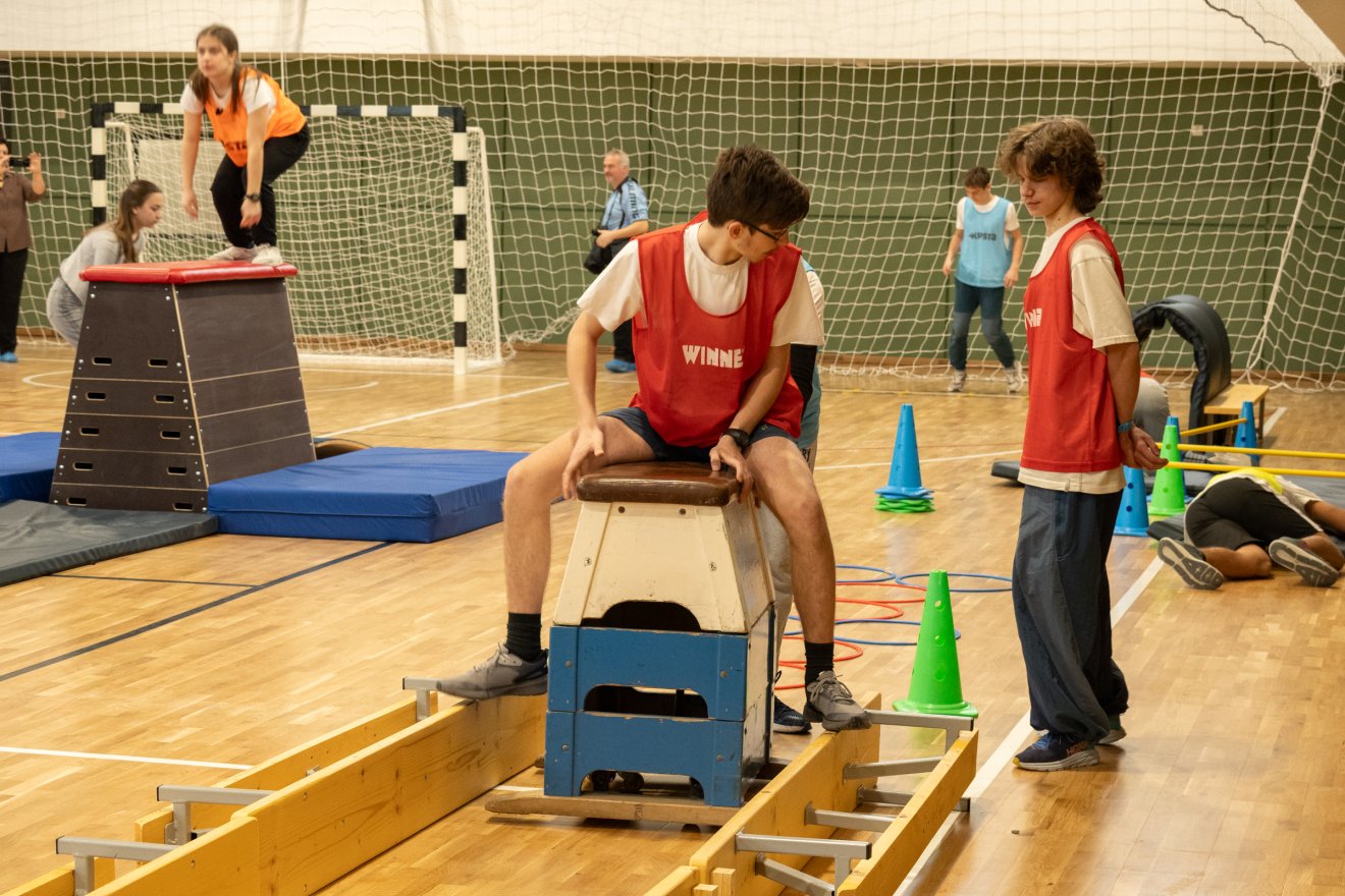 Birtokukba vették a tanulók az új sportpályát &bullet;  Fotó: Borbély Fanni