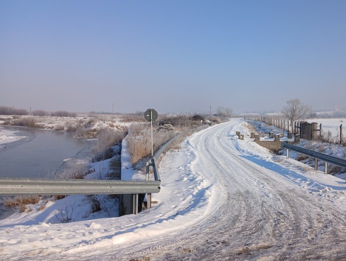 Utak és földgázhálózat építésére készülnek Tusnád községben