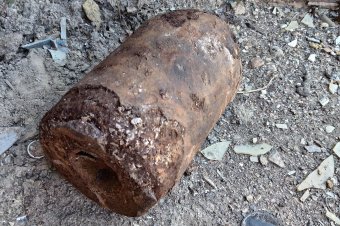 Páncéltörő lövedéket találtak egy csíkszeredai vállalkozás udvarán