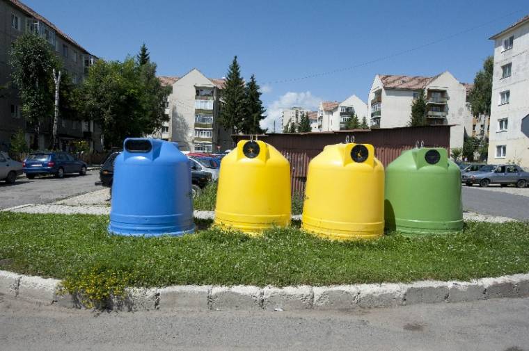 Zsákok helyett színes szigetekben a jövő